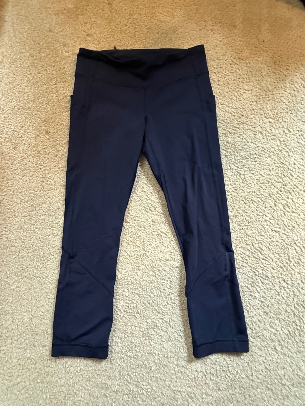 Lululemon Crop navy Blue Leggings Sz 6 Side Pockets Zip Training Yoga